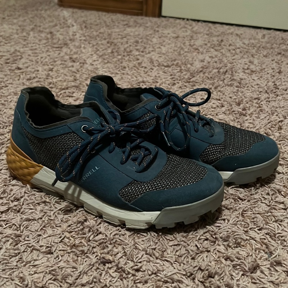 Women’s Merrell Size 8- Great Condition